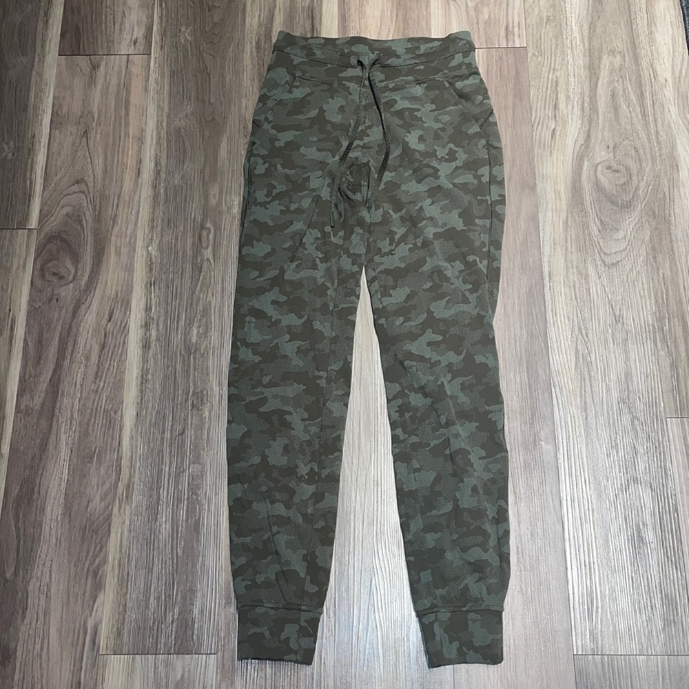 lululemon joggers